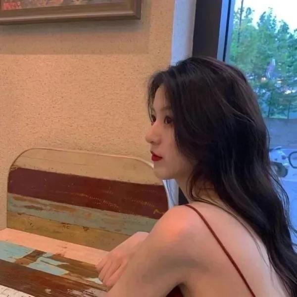 艳姬逢春